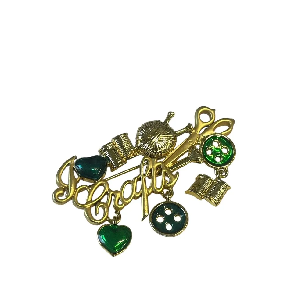 Brooch Pin Women Gold‎ Green I Heart Crafts Sewing Knitting Novelty